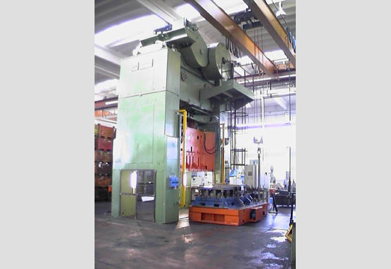 HM Machinery - HM CNC Presse plieuse 1550mm, 135 t